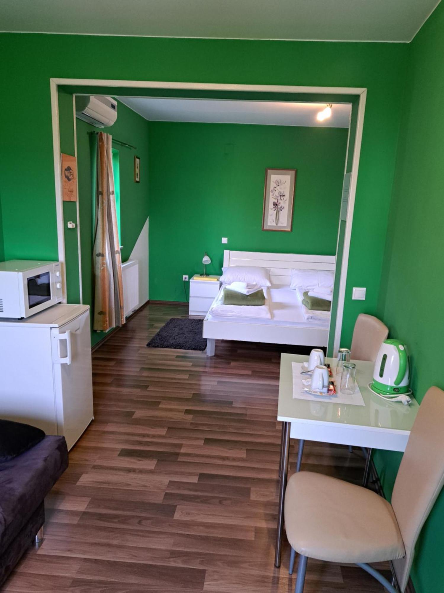 Rooms Modrusan Szluin Kültér fotó