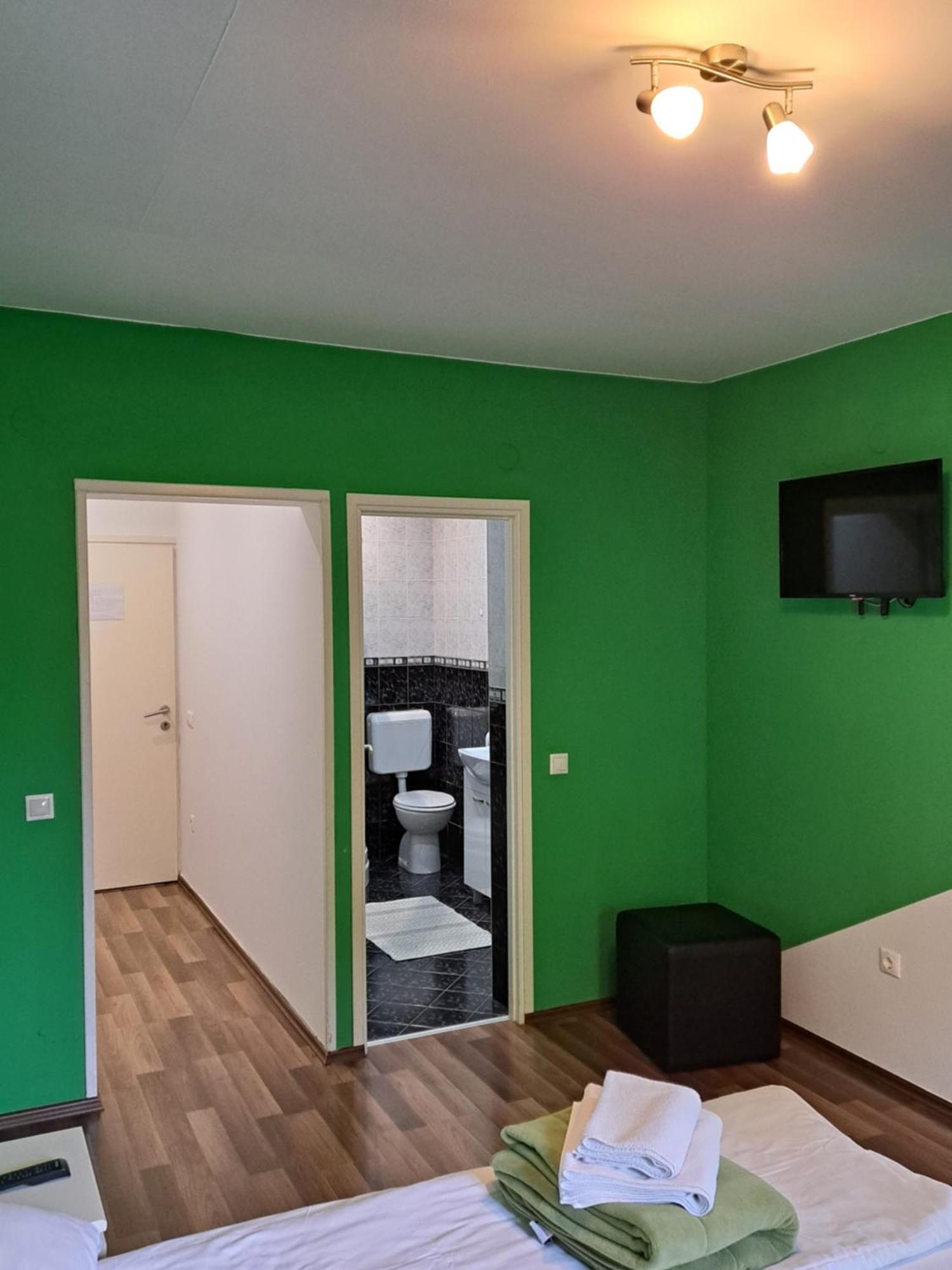 Rooms Modrusan Szluin Kültér fotó