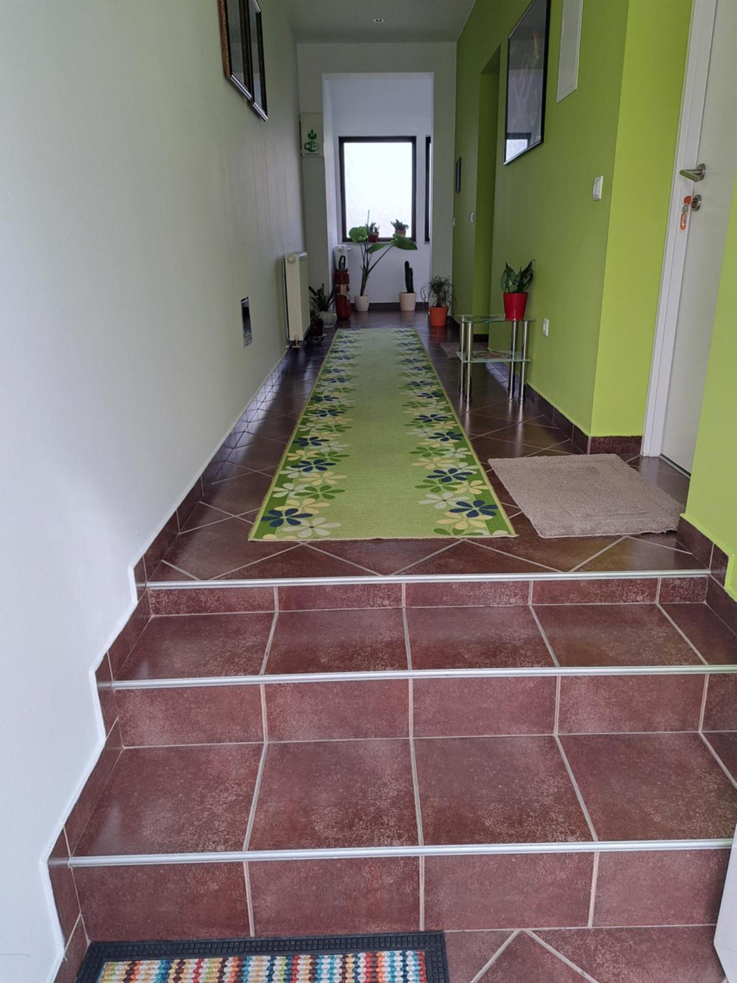 Rooms Modrusan Szluin Kültér fotó