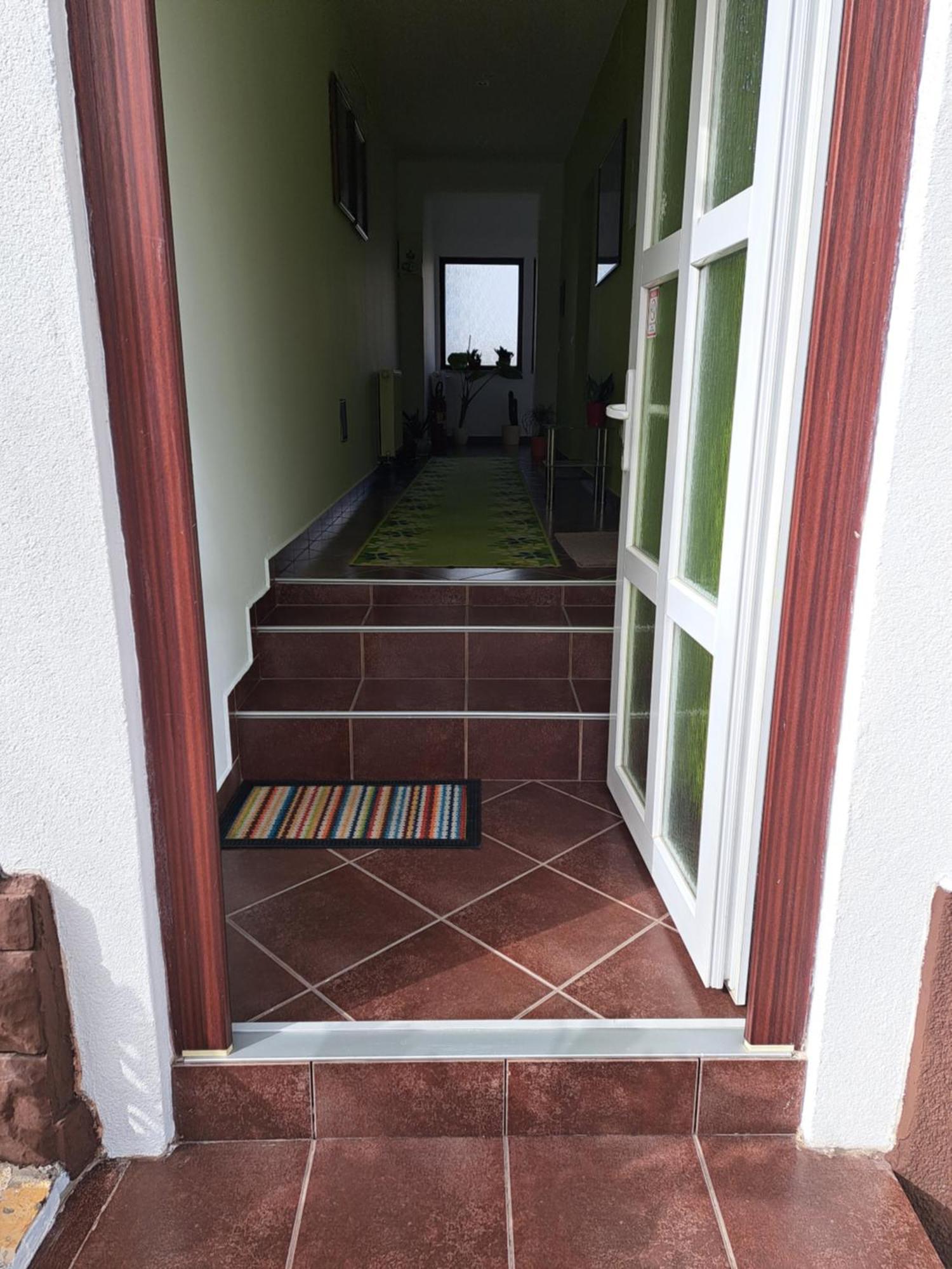 Rooms Modrusan Szluin Kültér fotó