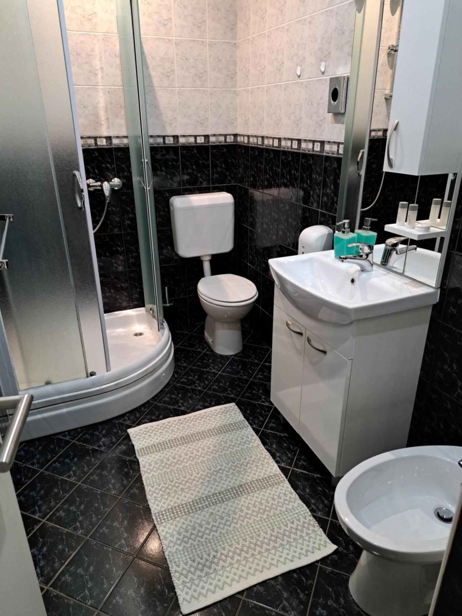 Rooms Modrusan Szluin Kültér fotó