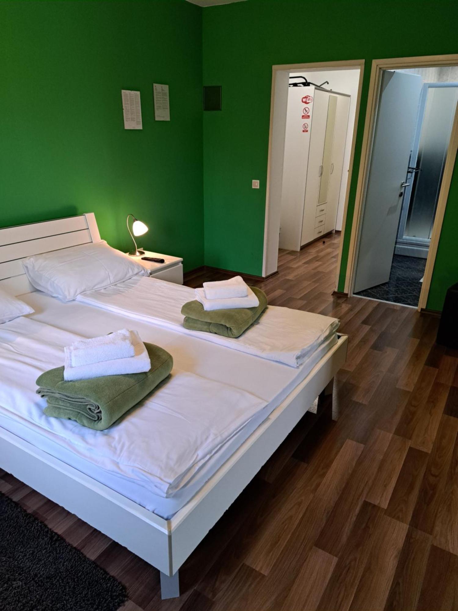Rooms Modrusan Szluin Kültér fotó