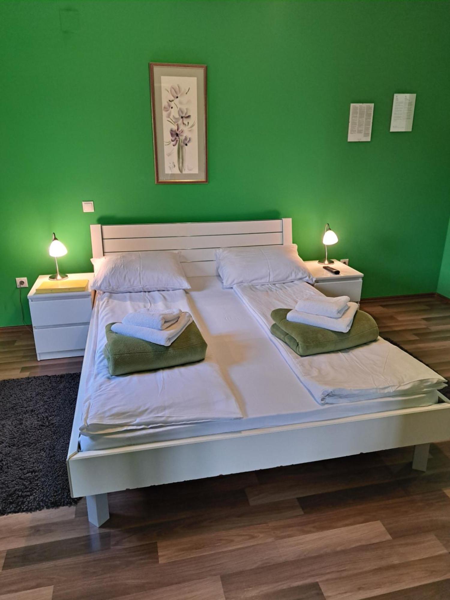 Rooms Modrusan Szluin Kültér fotó
