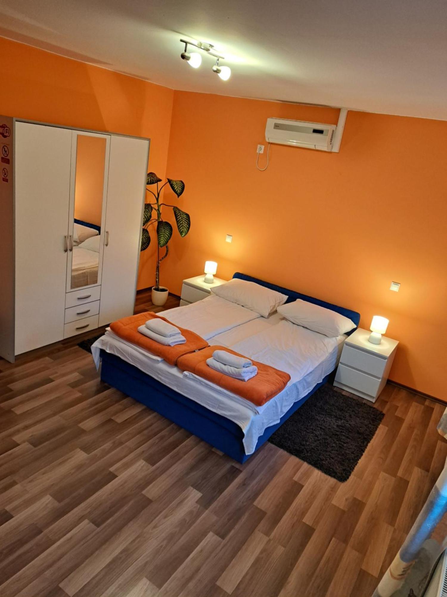 Rooms Modrusan Szluin Kültér fotó