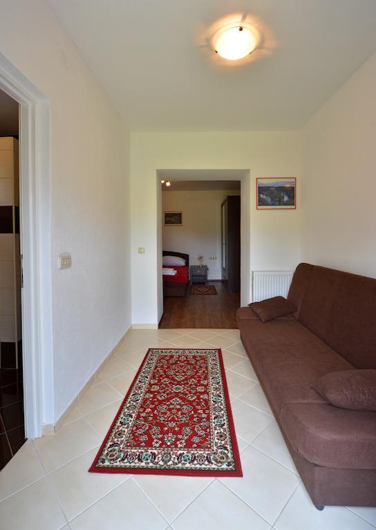 Rooms Modrusan Szluin Szoba fotó